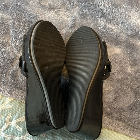 Gorgeous Coach Open-Tow Lifts - Picture 4 of 4